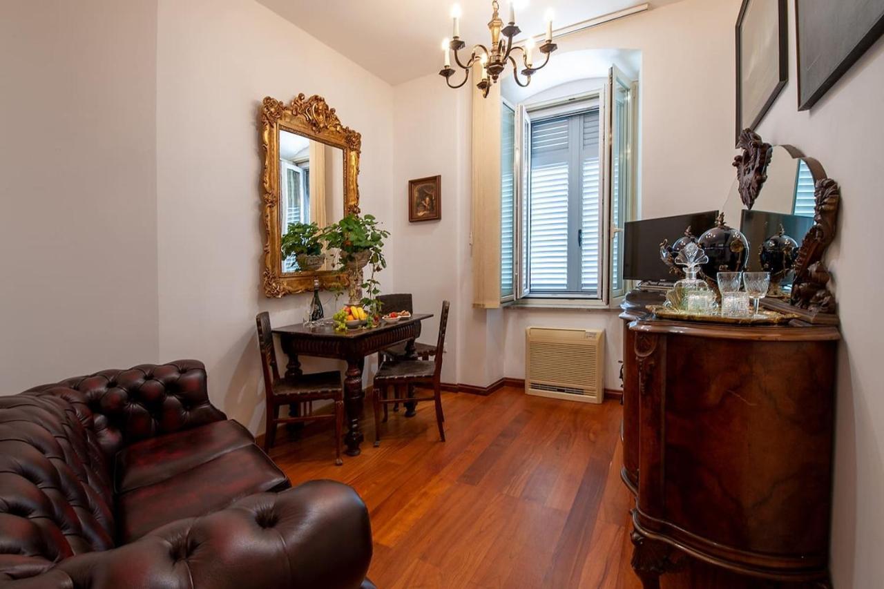 Royal Heritage Apartment In Split Center Екстер'єр фото