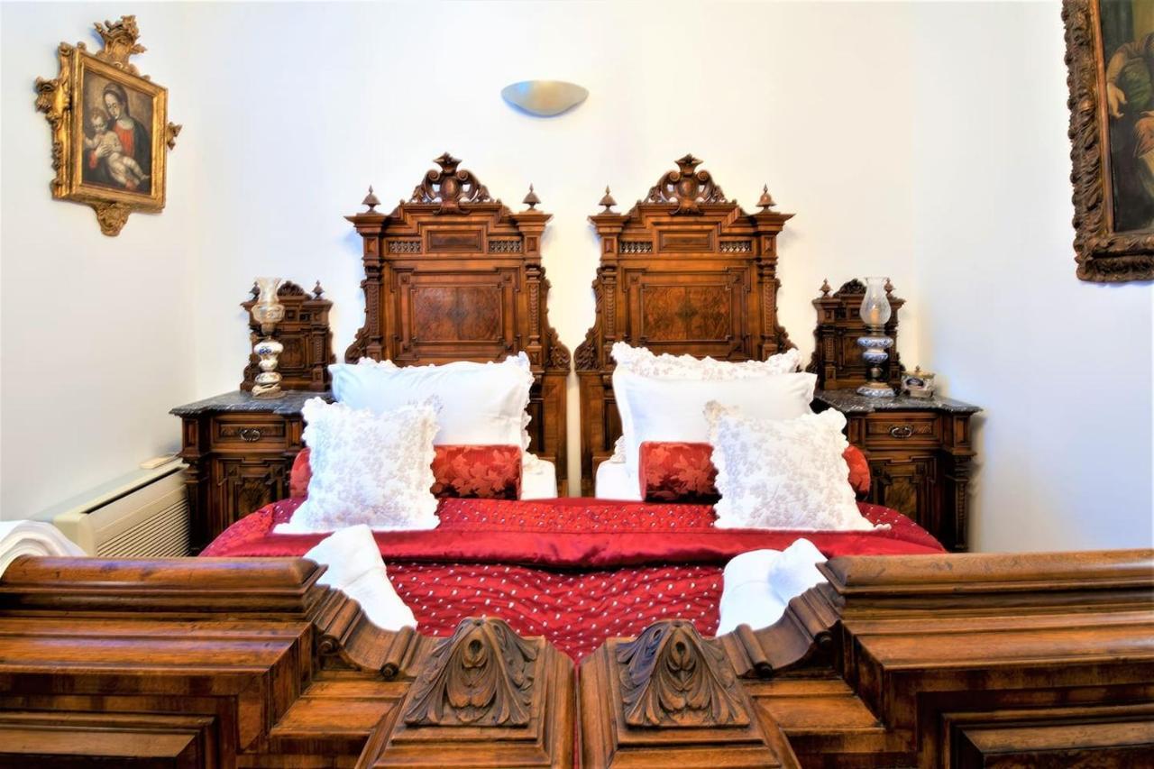 Royal Heritage Apartment In Split Center Екстер'єр фото