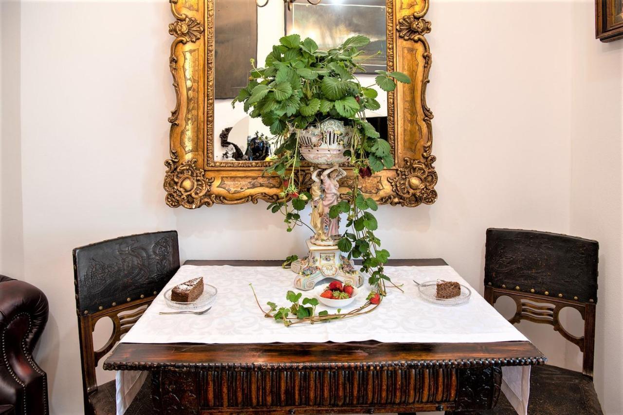 Royal Heritage Apartment In Split Center Екстер'єр фото